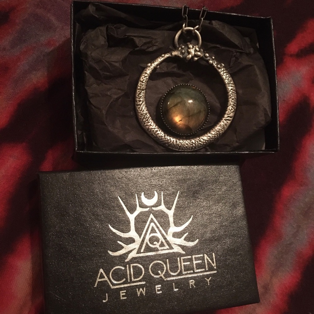 Acid Queen Labradorite Necklace